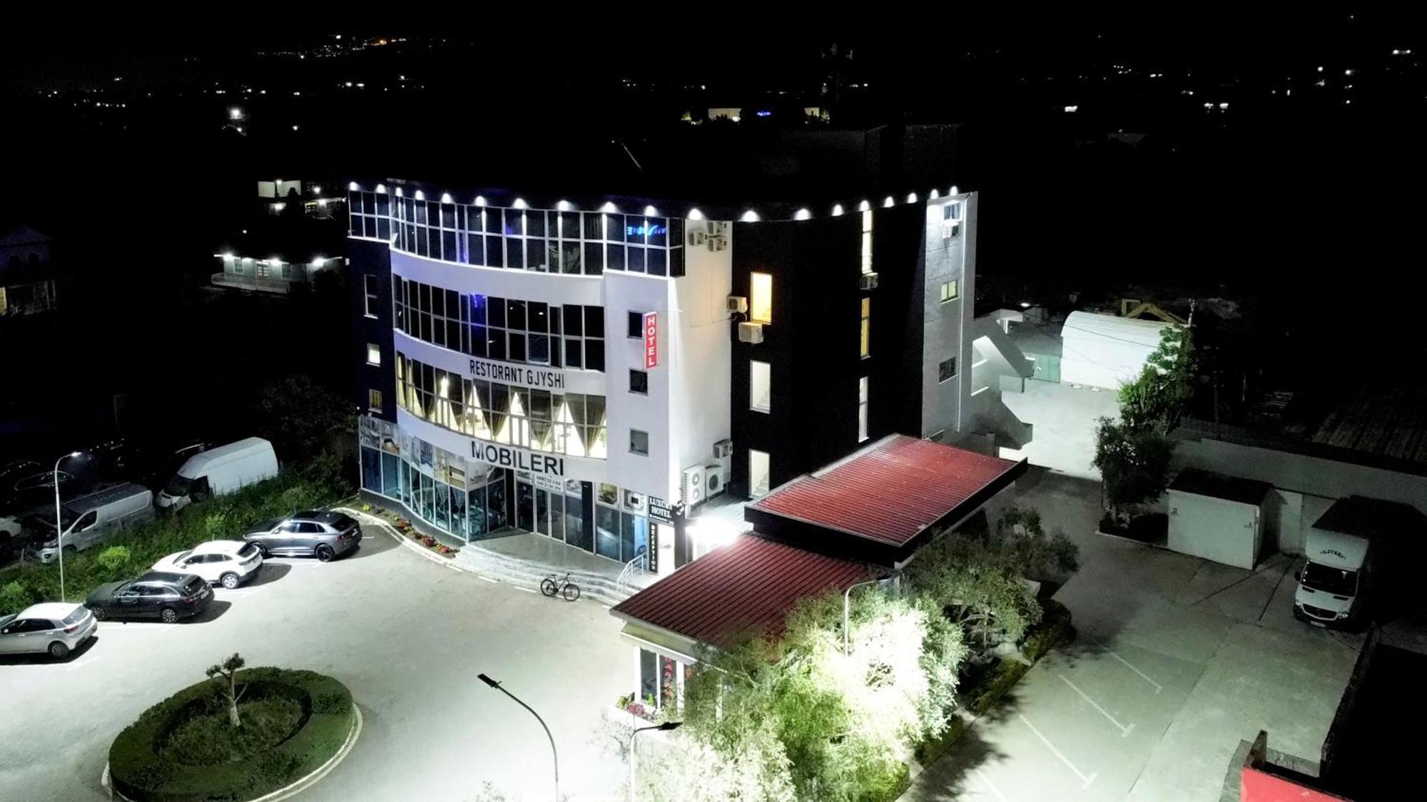 Grand Hotel Gjyshi Qerek Exterior photo